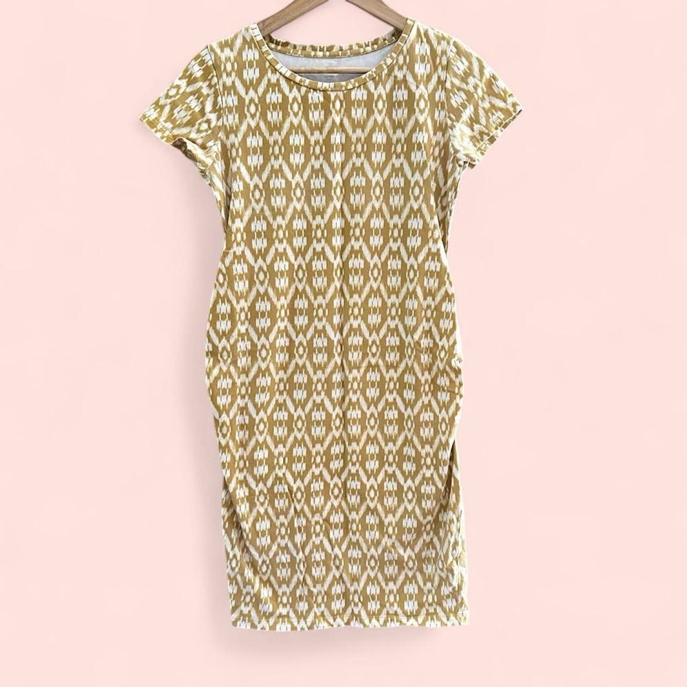 Old Navy Fitted maternity dress